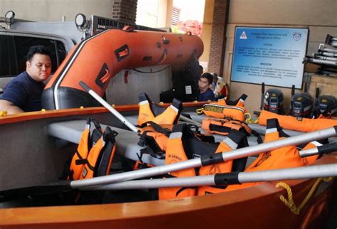 'Karding' keeps strength, Metro Manila under Signal No. 4.